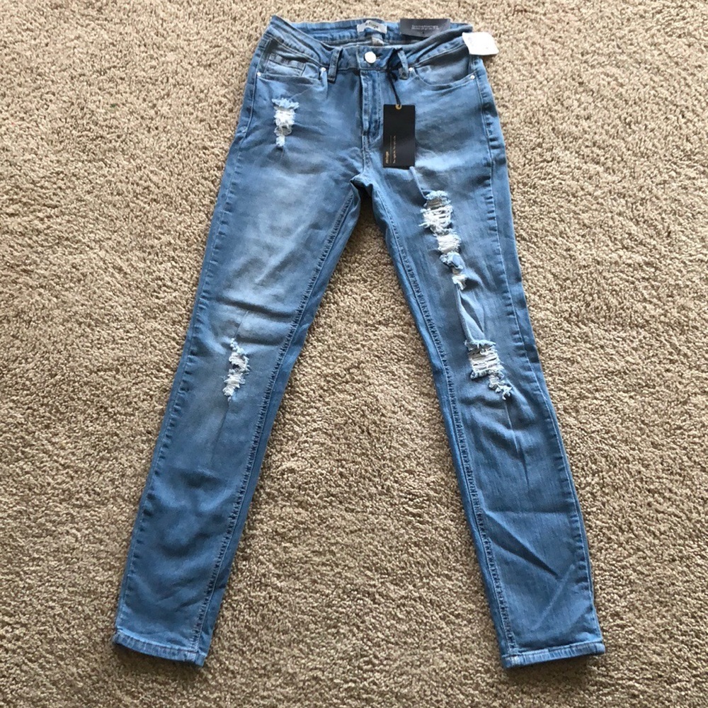 “Size 2” Refuge Skinny Boyfriend Jeans